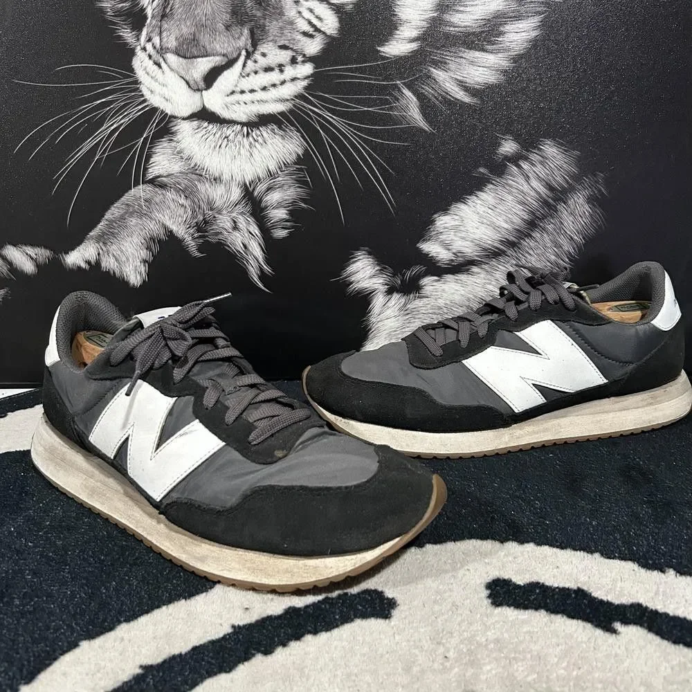 New Balance 237v1 MS237GA Athletic Sneaker Unisex M15/W16.5 Black Suede Running